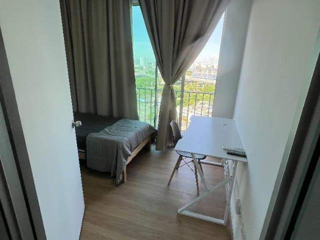 Balcony Room Near LRT Salak Selatan