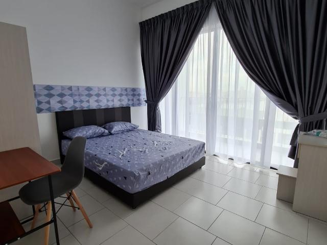 BALCONY ROOM SERI KEMBANGAN NEAR KTM SERDANG