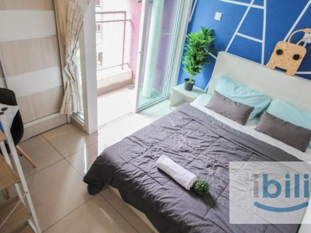 Balcony Room with AC, Pacific Place, Ara Damansara near to LRT, Evolve Mall, Jaya Grocer