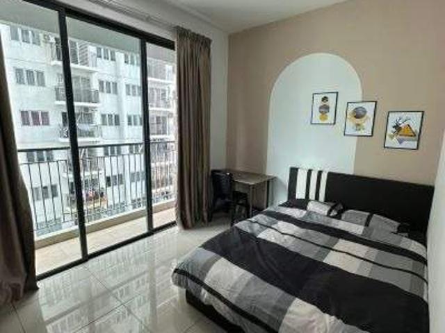 Balcony Room The Henge Kepong Bus to MRT Metro Prima
