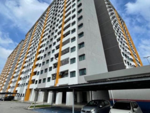Balcony Unit 1000sqftSeruling Aprt 3R2B 2CP No Need 10 DP