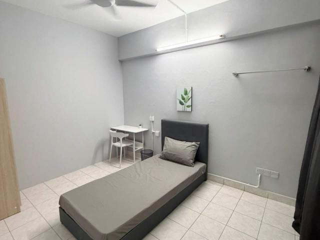 Balcony View Female Room for Rent | Female Unit | Near MRT