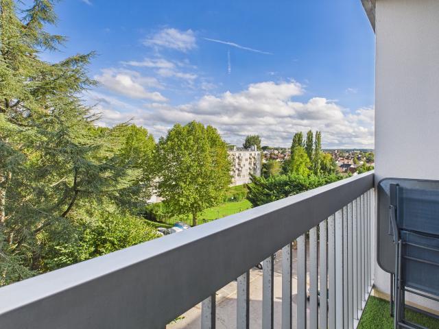 BALCON / LUMINEUX / VUE JARDIN