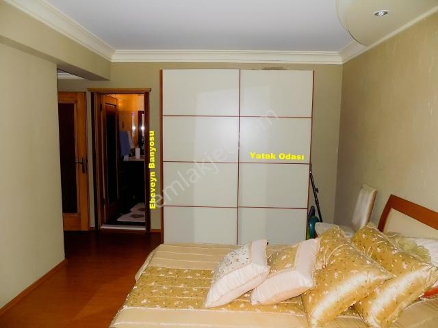 Balcova Teleferik Mahallesinde Havuzlu Eşyalı Lüks Daire