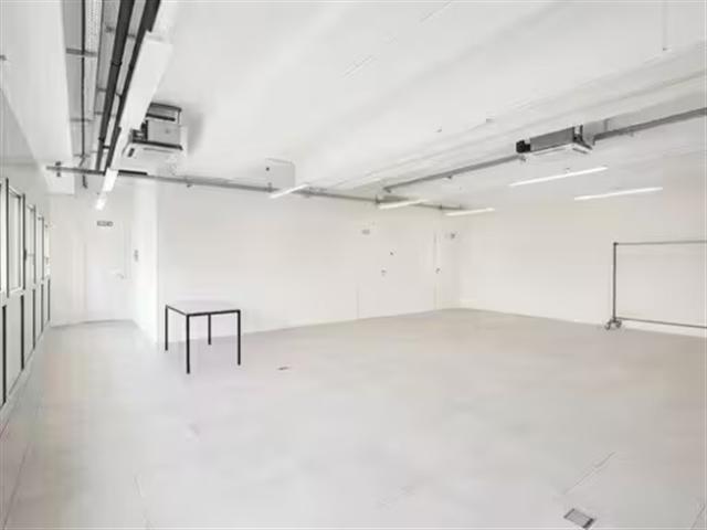 Balerna moderne Büros/Labore/Showrooms