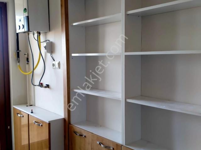 Balkan Kalbinde Merkezde Kiralık 2+1 Boş Geniş Daire