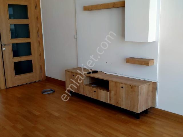 Balkan Kalbinde Merkezî Konumda Kiralık 2+1 Geniş Boş Eşyasız Daire