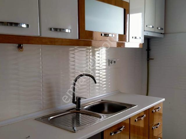 Balkan Mahallesinde Kalbinde Merkezinde Kiralık 2+1 Eşyasiz Boş Geniş Daire