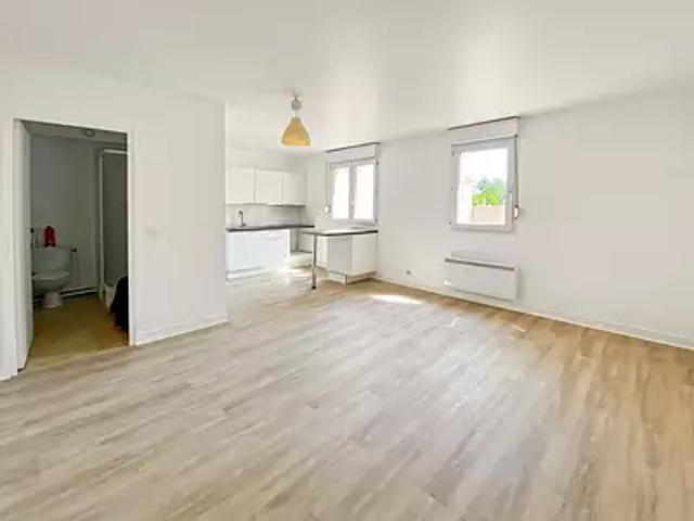 Ballancourt sur Essonne 91610 Location appartement 1 pièce t1 cave parking