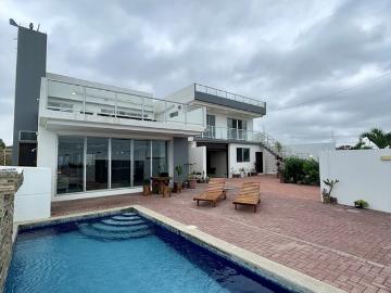 Ballenita, espectacular conjunto multifamiliar moderno con vista al mar