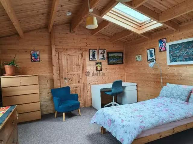 Ballinteer Drive, Ballinteer, Dublin 16 is for rent