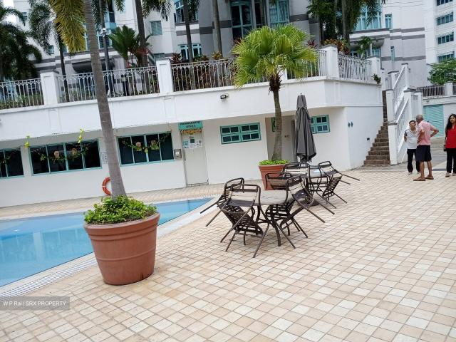 Ballota Park Condominium D17, Condominium