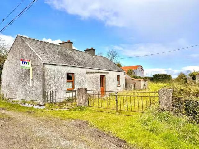 Ballynacliffy, Athlone, Co. Westmeath, N37KR62 is for sale