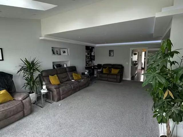 Ballynakelly Green, Newcastle