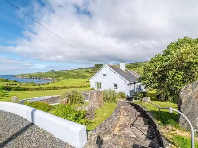 Ballynatra, Kilcrohane, Co. Cork, P75VN24 is for sale