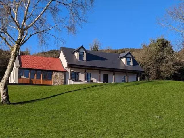 Ballybroghan, Ogonnelloe, Killaloe, Co. Clare, V94EFV5 is for.