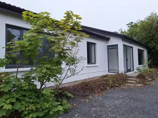 Ballysheen More, Sixmilebridge, Ennis, Kilmurry, Co. Clare is.