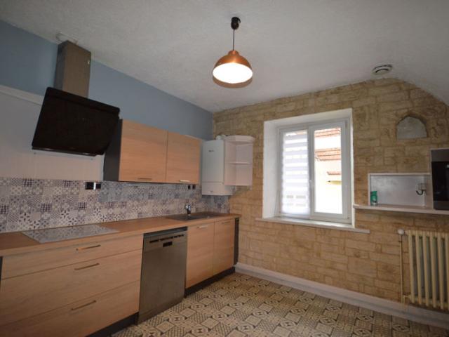 Bart, T4 duplex avec locataire