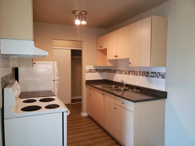 Barton Place 1 Bedroom Apartment for Rent at 10603 40 Ave Nw, Edmonton, AB T6J 2M3 Duggan
