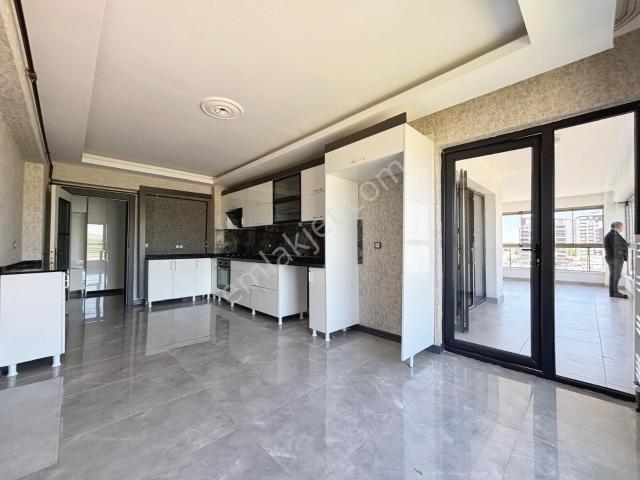 Barut Emlaktan Masrafsız 175 M2 Güney C Önü Açık 4+1 Daire 9.kat