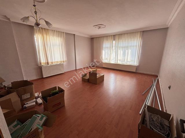 Barut Emlaktan Güney Cephe 125 M2 3 Cepheli 3+1 Daire 3. Kat