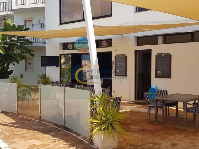 Bar com Piscina na Urbanização Quinta do Jolu – Um Espaço com Grande Potencial