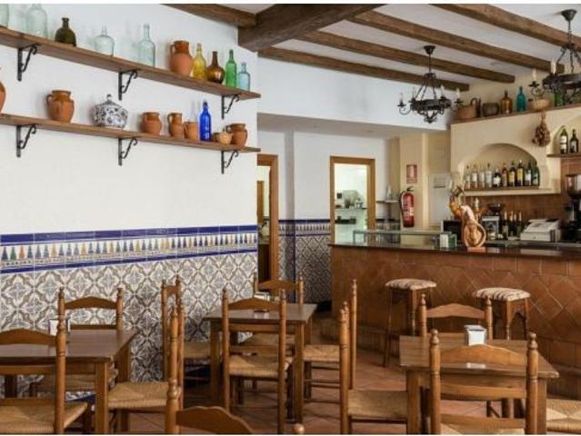 BAR CAFETERÍA EN TRASPASO EN ZONA PATRAIX, IDEAL PARA AUTOEMPLEO