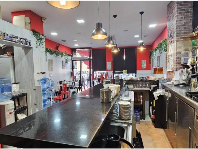 Bar–Cafetería insonorizado con terraza | Local y negocio incluidos