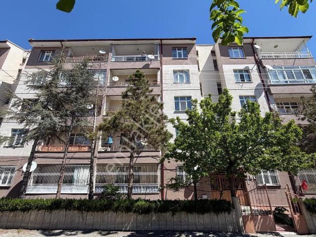 Barış Cd. Yakını Satılık Geniş 2+1 Fırsat Daire