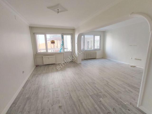 Barış Gayrimenkul'den Karaağaç'ta Ara Kat Bakımlı 2+1 Daire