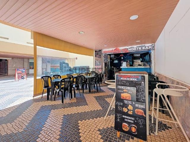 Bar e Restaurante à venda na Avenida Tomás Cabreira, Praia da Rocha, Portimão