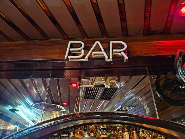 Bar em pleno funcionamento