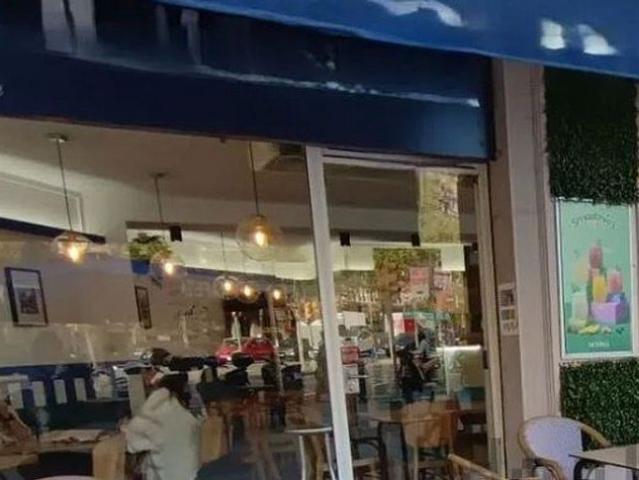 Bar en alquiler en calle Gran Via de Les Corts Catalanes, Barcelona, de 53 m² 2 habitaciones por 1.200