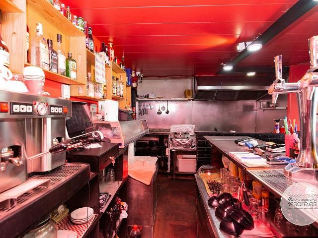 Bar en alquiler en calle D'àngel Guimerà, Esplugues de Llobregat, de 46 m² 4 habitaciones por 690