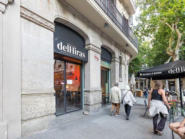 Bar en alquiler en calle D'aribau, Barcelona, de 95 m² 3 habitaciones por 2.449