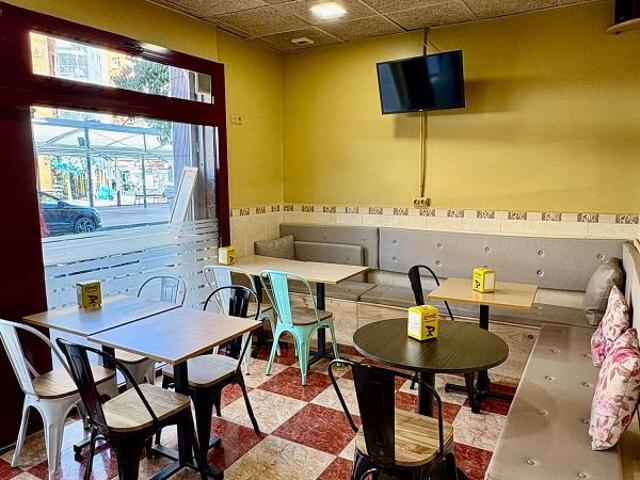 Bar en alquiler en calle De Costa i Cuxart, Barcelona, de 58 m² 1 habitación por 800