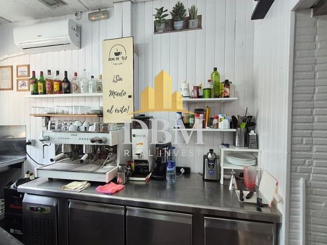 Bar en alquiler en calle De Sant Antoni Maria Claret, Barcelona, de 18 m² 2 habitaciones por 750
