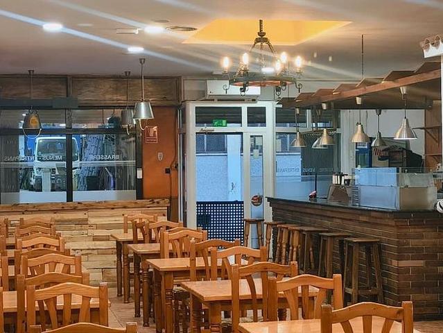 Bar en alquiler en calle De Sant Sebastià, Sabadell, de 132 m² 2 habitaciones por 1.200