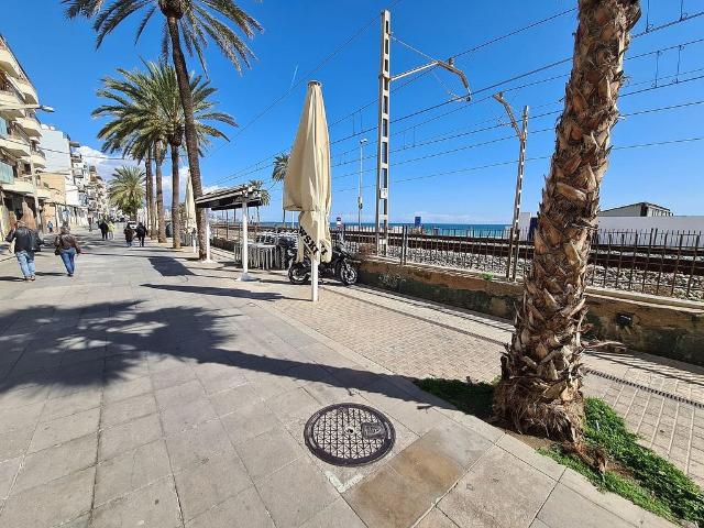 Bar en alquiler en calle De Santa Madrona, Badalona, de 85 m² 1 habitación por 1.050