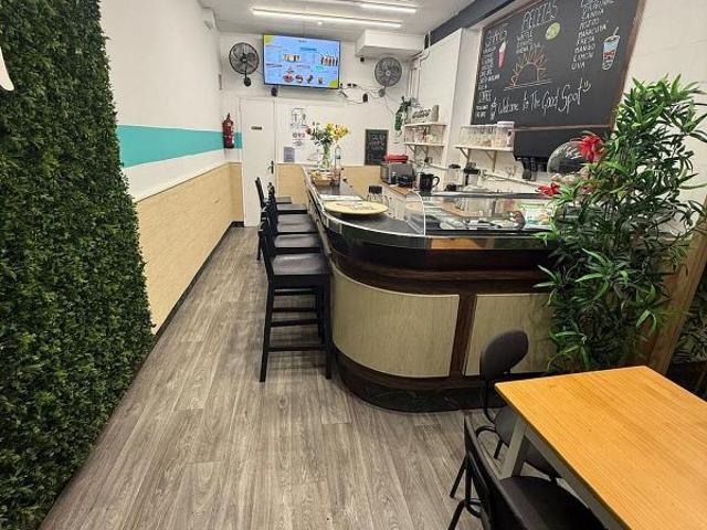 Bar en alquiler en calle De Serrano, Barcelona, de 31 m² 2 habitaciones por 635