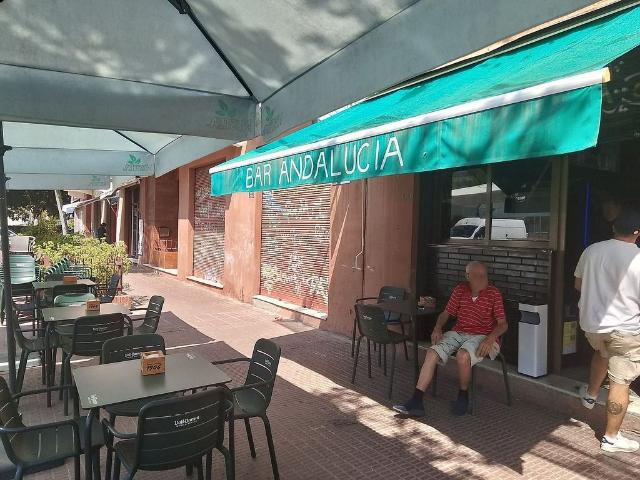Bar en alquiler en calle De Portugal, Hospitalet de Llobregat, L´, de 35 m² 1 habitación por 800
