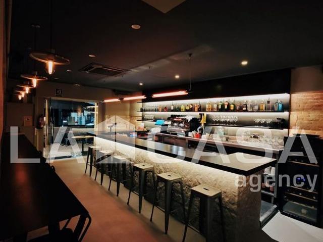 Bar en alquiler en calle De París, Barcelona, de 226 m² 3 habitaciones por 3.300