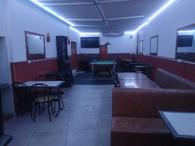 Bar en alquiler en calle Del Congost, Hospitalet de Llobregat, L´, de 120 m² 3 habitaciones por 840