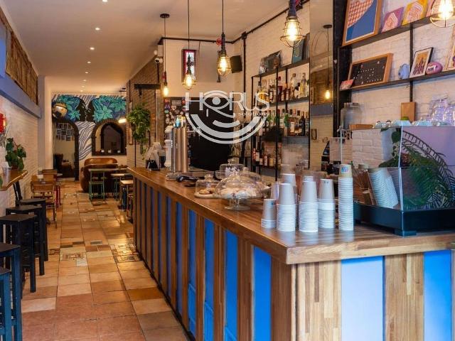Bar en alquiler en calle Del Joncar, Barcelona, de 150 m² 3 habitaciones por 1.800