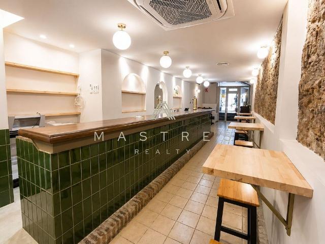 Bar en alquiler en calle D'enric Granados, Barcelona, de 134 m² 2 habitaciones por 3.500