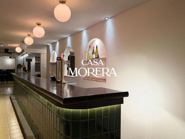 Bar en alquiler en calle D'enric Granados, Barcelona, de 134 m² 3 habitaciones por 3.500