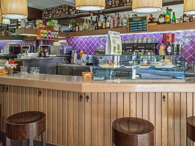 Bar en alquiler en calle D'ignasi Iglesias, Badalona, de 86 m² 1 habitación por 1.440