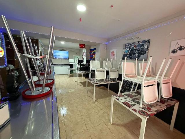 Bar en alquiler en calle Joventut, Hospitalet de Llobregat, L´, de 50 m² 2 habitaciones por 850