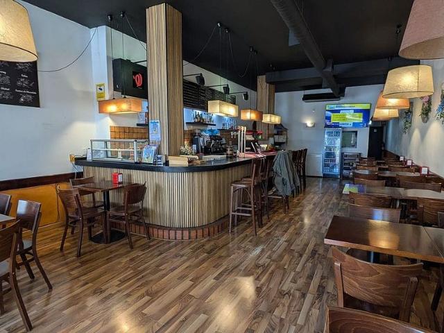 Bar en alquiler en avenida De Catalunya, Torredembarra, de 85 m² 5 habitaciones por 1.000