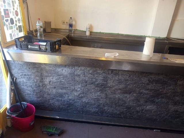 Bar en alquiler en avenida Del Carrilet, Hospitalet de Llobregat, L´, de 38 m² 3 habitaciones por 750